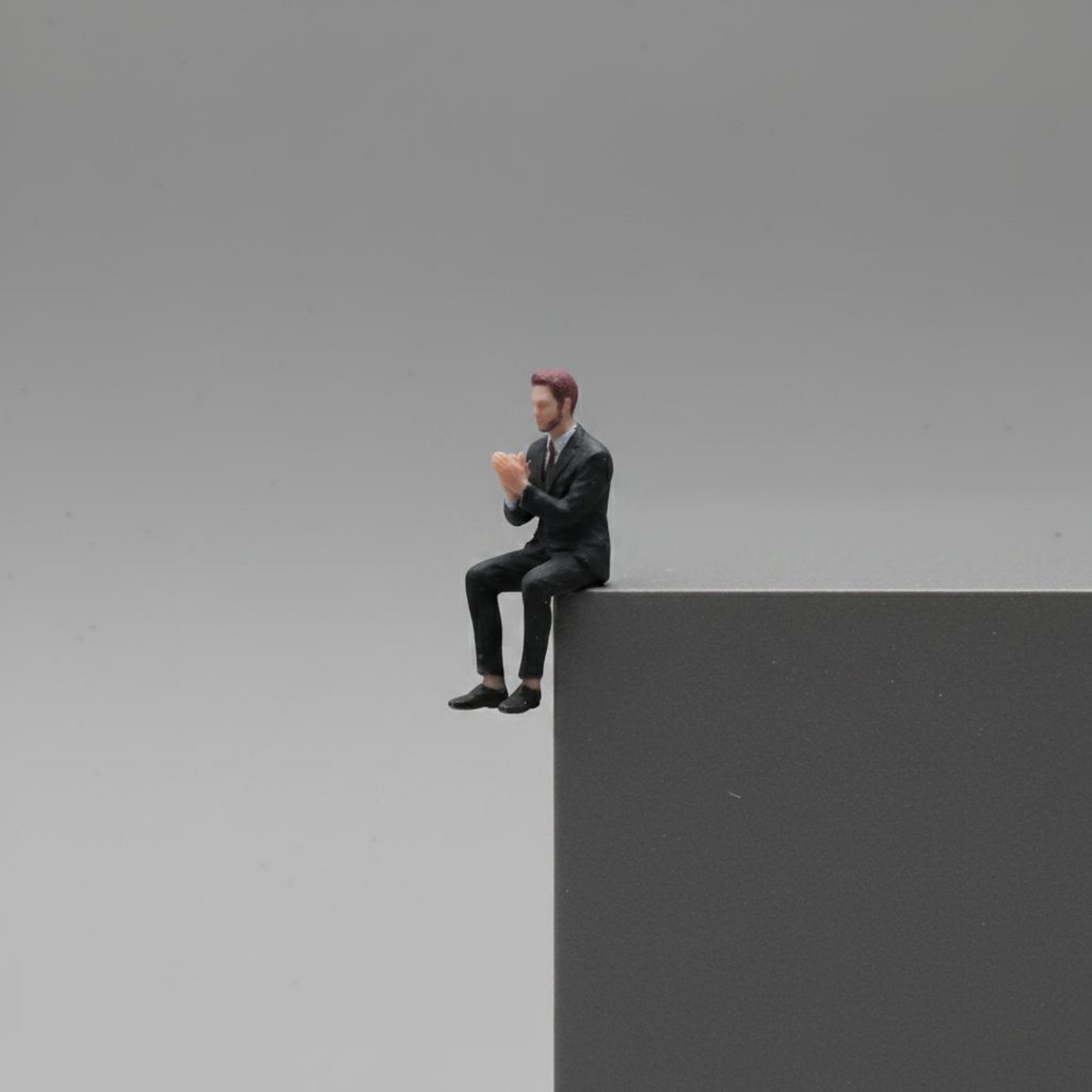 Figurine d'homme assis à l'éch - Men Accessories For Suit avis et prix